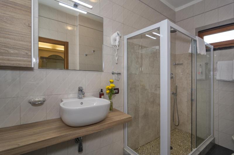Triple Room image 2