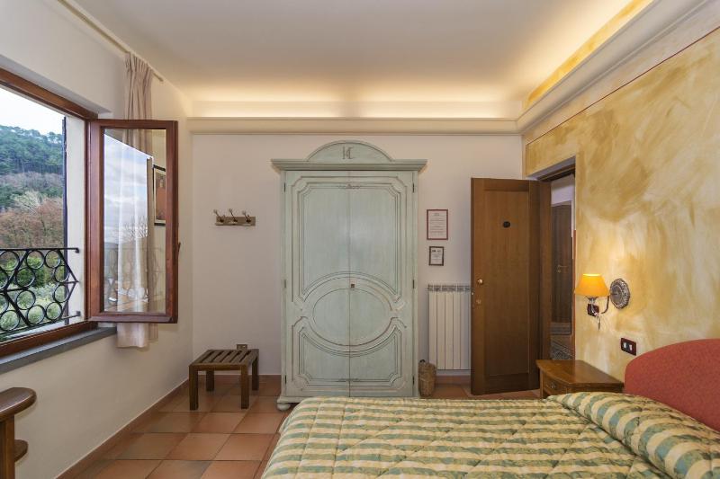 Single Room image 4