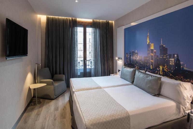 Superior Double Room image 3