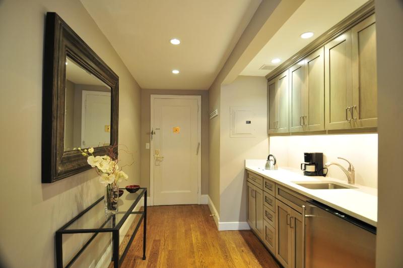 Manhattan Suites image 2
