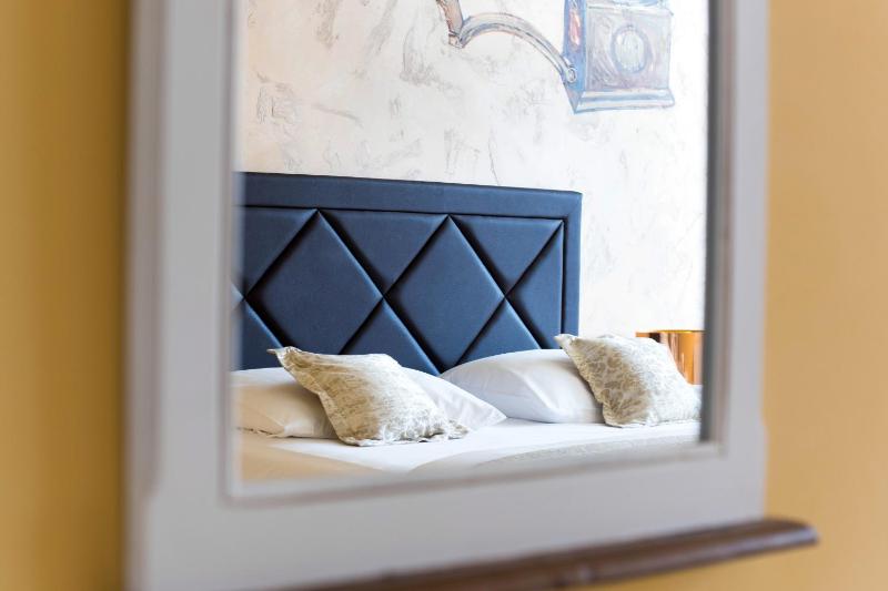 Deluxe Suite image 2