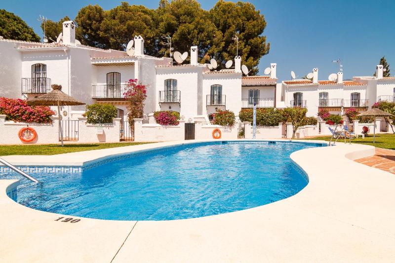 Los Pinos 23 Villas Casasol - image 3