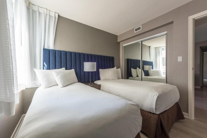 Carmana Hotel & Suites - image 3
