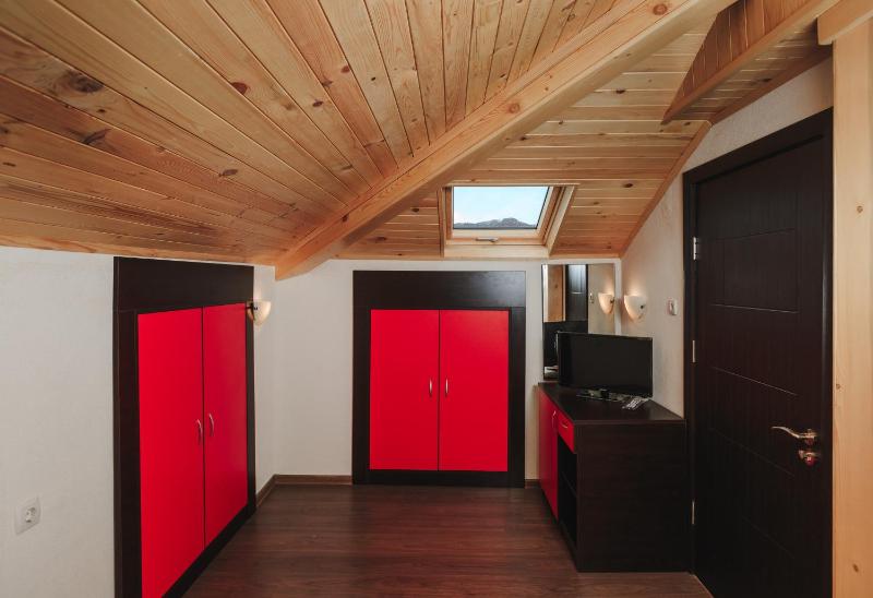 Two-Bedroom Suite image 3