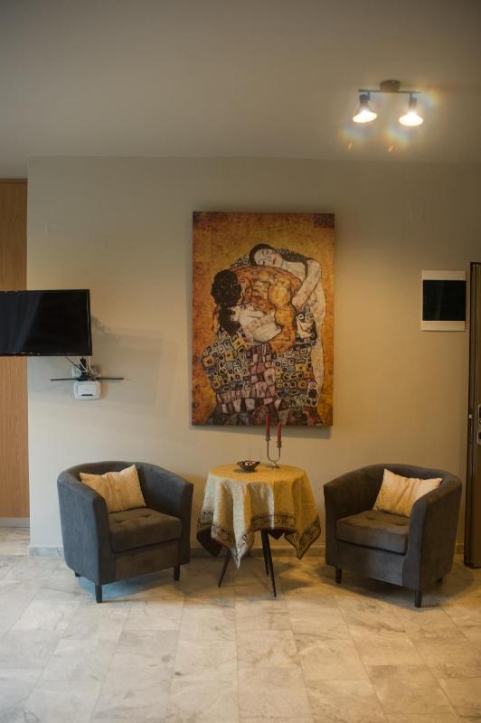 Superior Triple Room with Spa Bath image 4