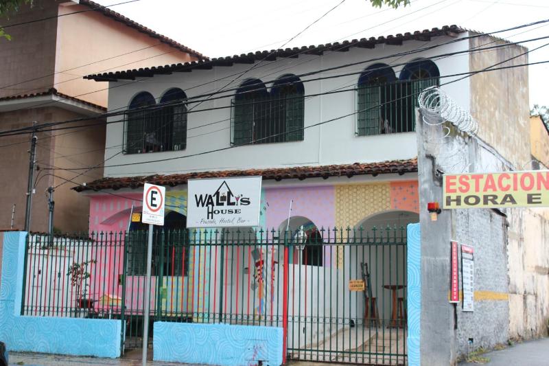 Wally's House Hostel - image 38