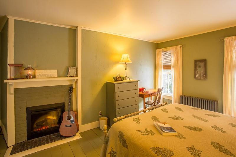 Deluxe Double Room image 1