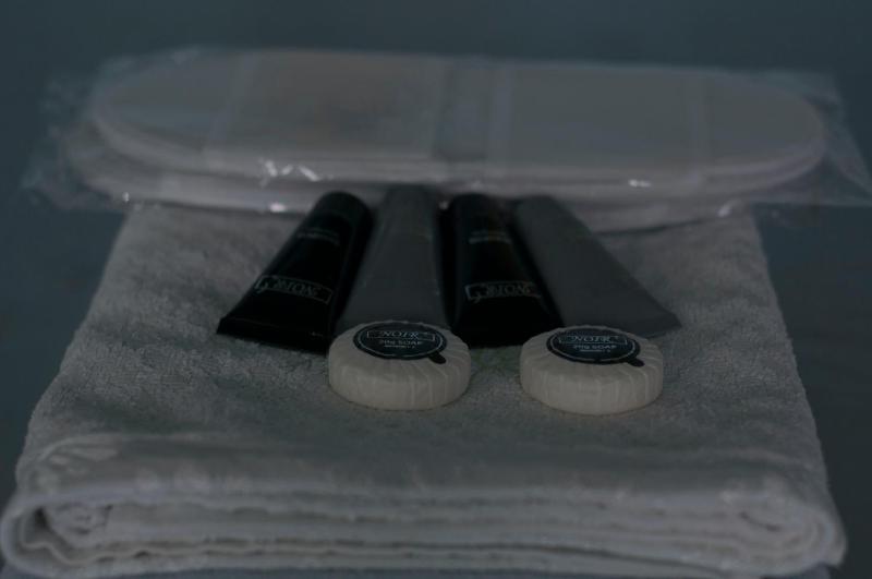 Superior Twin Room with Balcony image 3