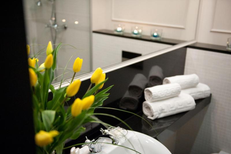 Double or Twin Room image 2