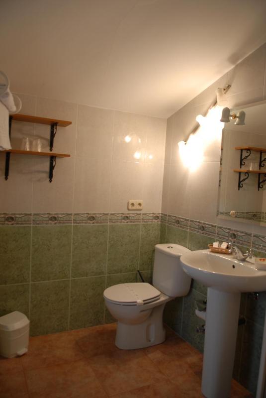 Double or Twin Room image 3