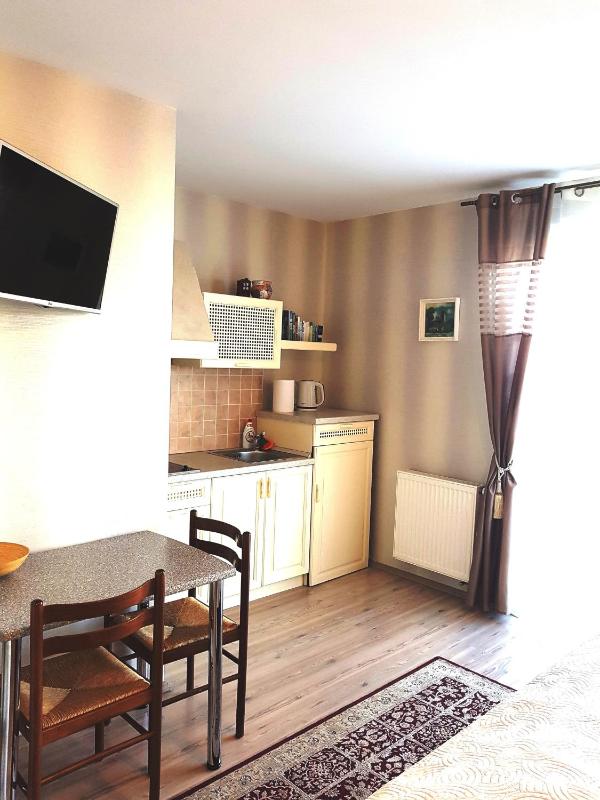 Double Room image 2