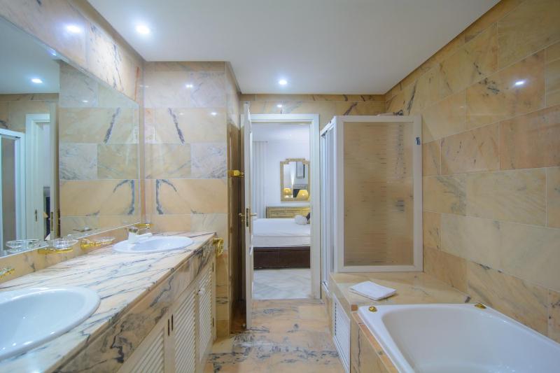 Apartment in White Pearl Beach - image 21