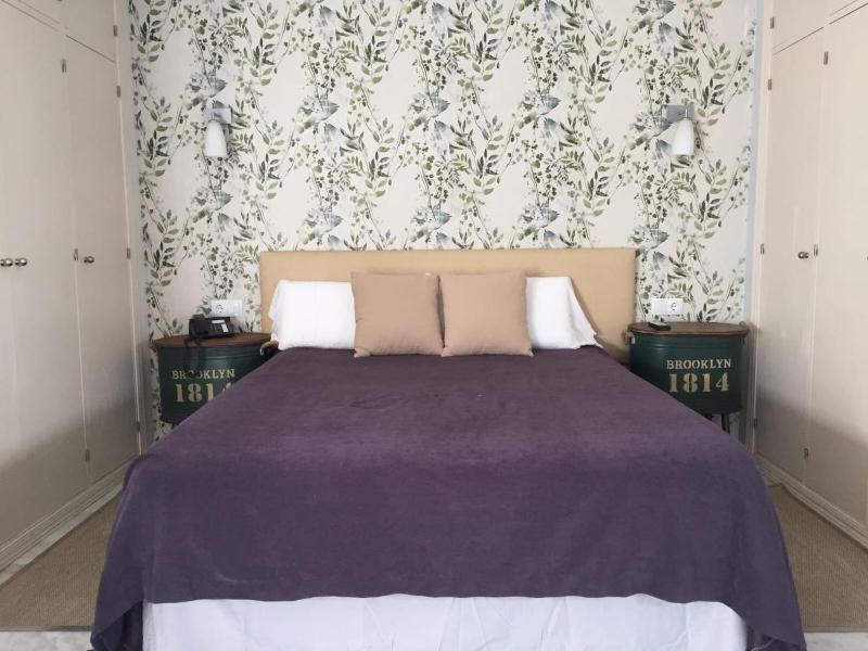 Double Room with Terrace image 3