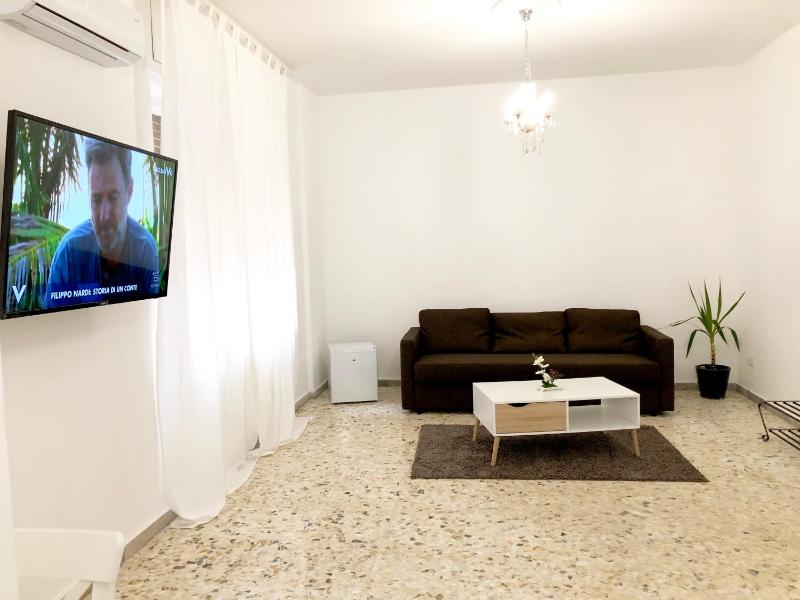 Family Room image 4
