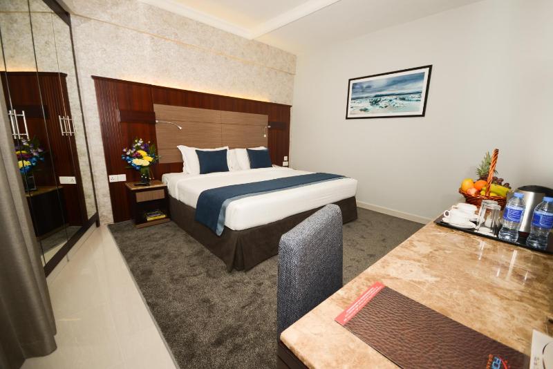 Deluxe Double Room (2 Adults + 1 Child) image 4