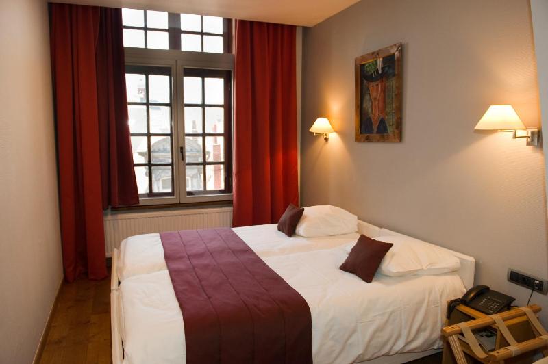 Standard Room with Bath image 3