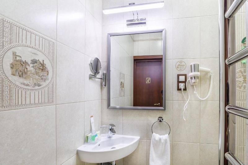 Standard Single Room image 2