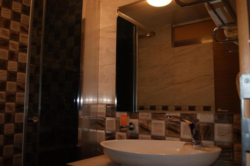 Deluxe Double Room with Castle View image 4