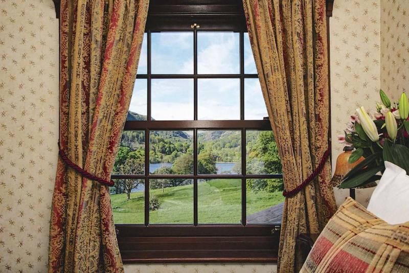 Double Room with Lake View image 4