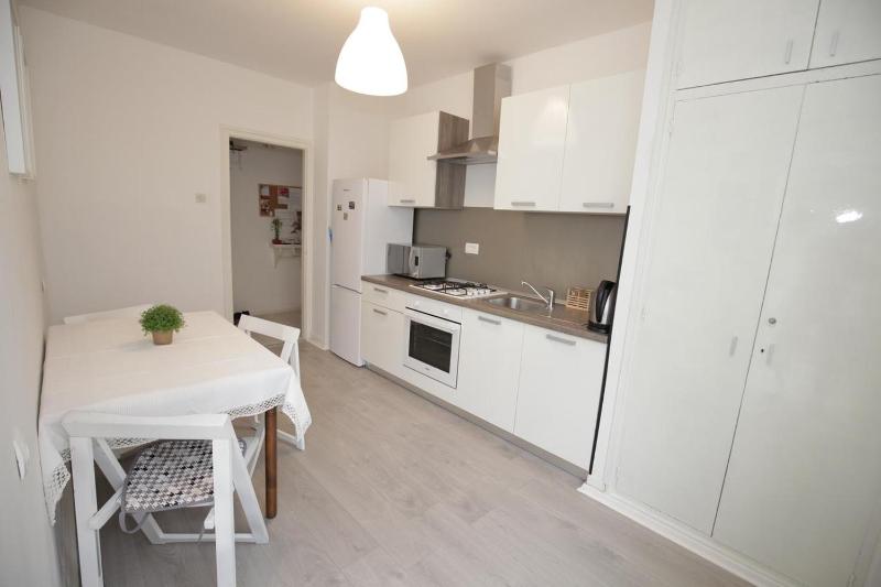 Three-Bedroom Apartment with Balcony image 2