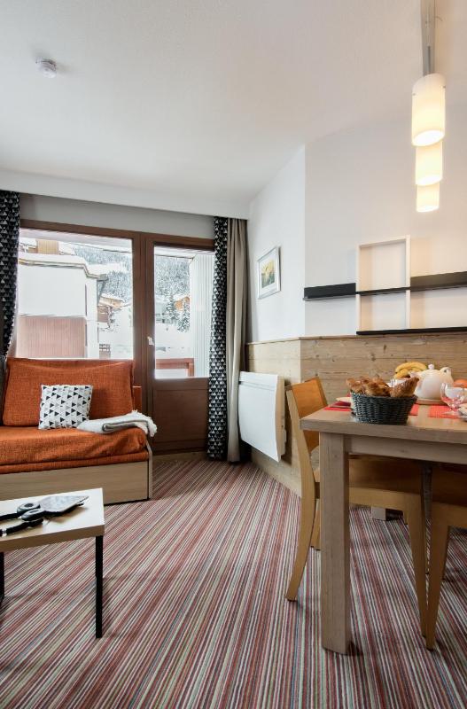 One-Bedroom Apartment with Balcony (4 People) image 4
