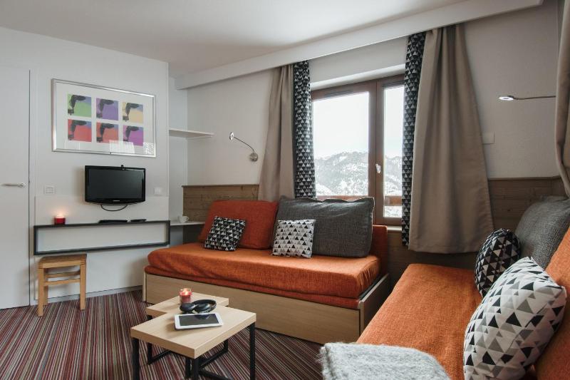 One-Bedroom Apartment with Balcony (4 People) image 1