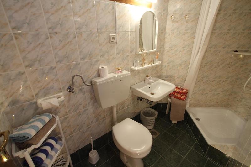 King Room with Mountain View image 2