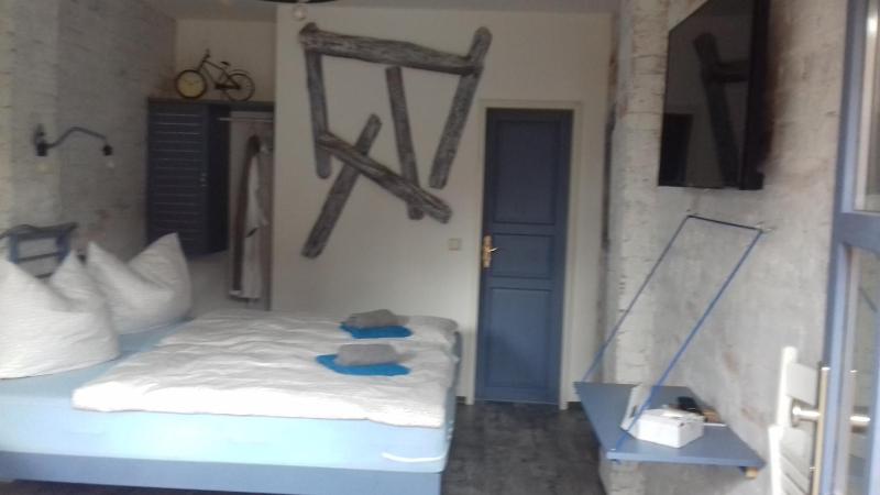 Double Room with Garden View image 4