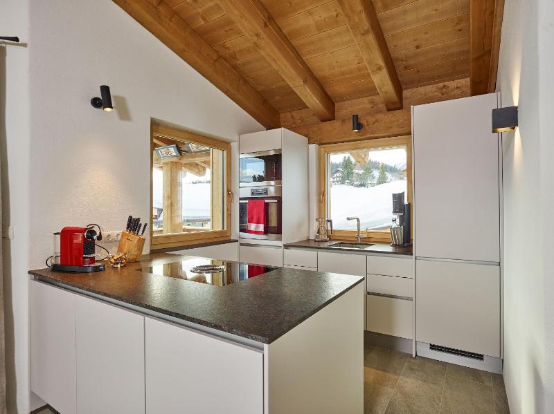 Chalet 4 image 3