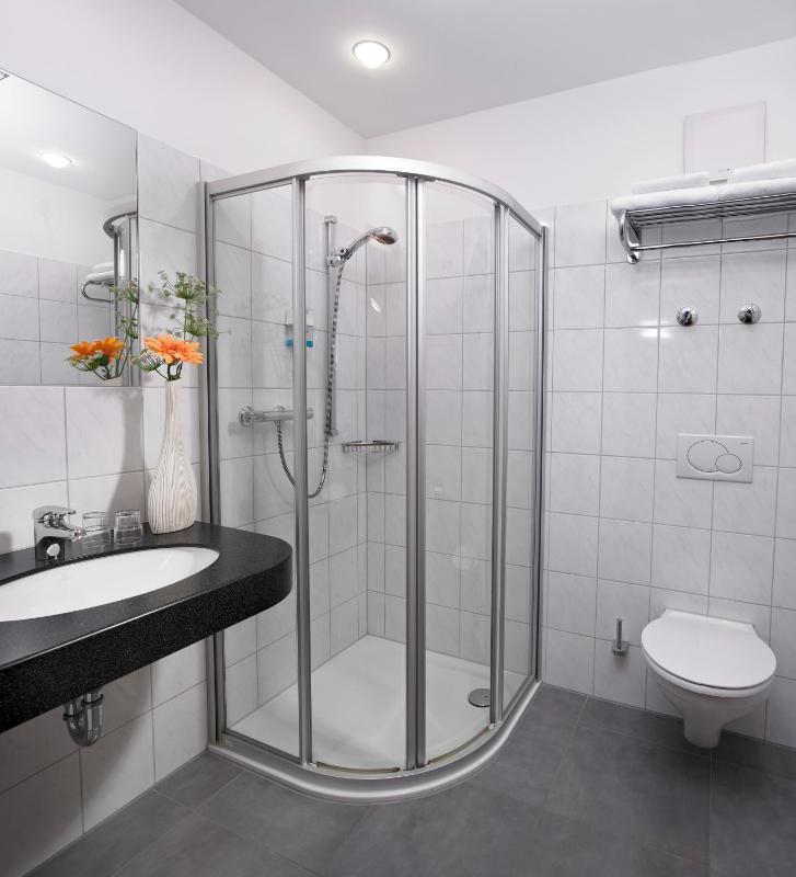 Standard Single Room image 2
