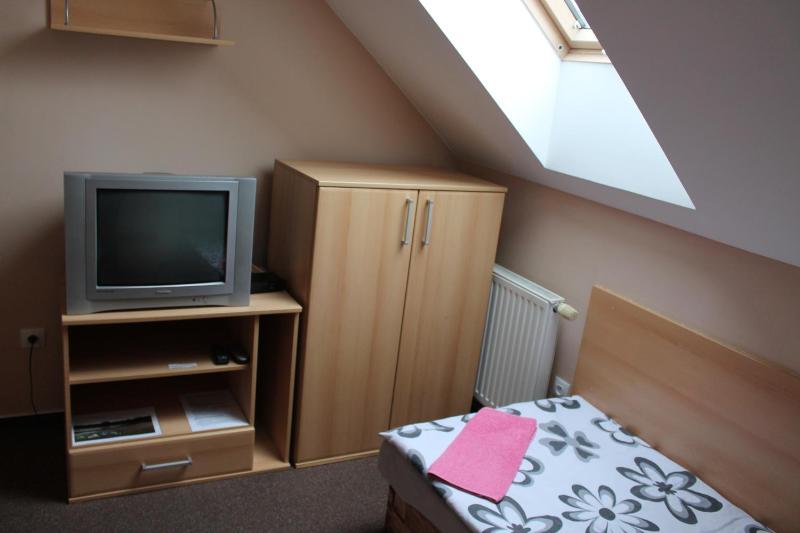Twin Room image 2