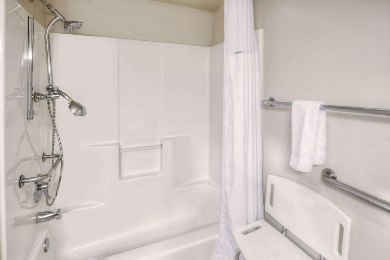 King Room - Disability Access - Non-Smoking image 1