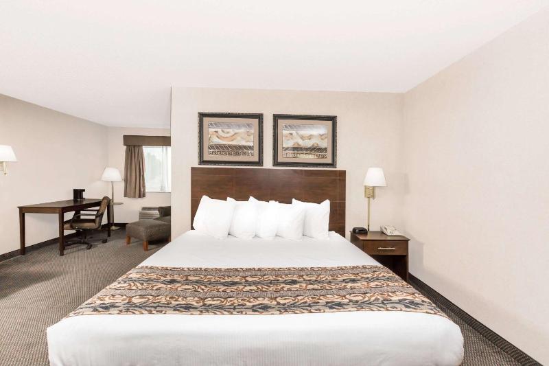 King Studio Suite, Non-Smoking image 2