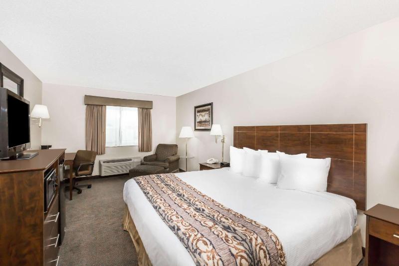 King Room - Non-Smoking image 2