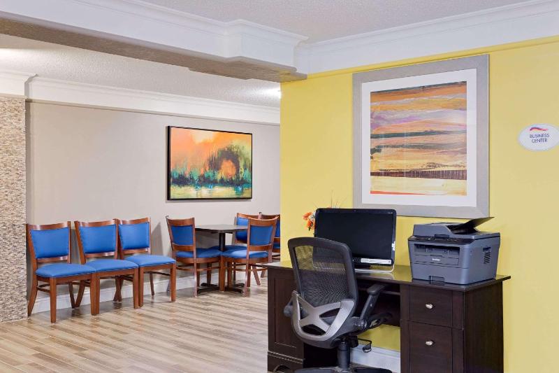 Baymont by Wyndham Jacksonville Orange Park - image 18