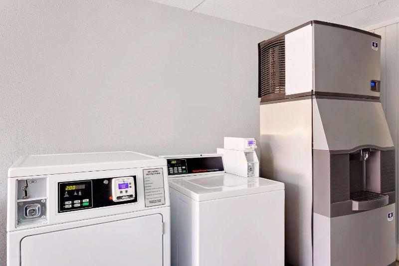 Baymont by Wyndham Jacksonville Orange Park - image 5