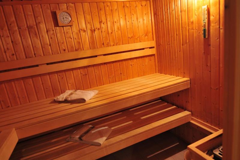 Suite with Sauna image 3