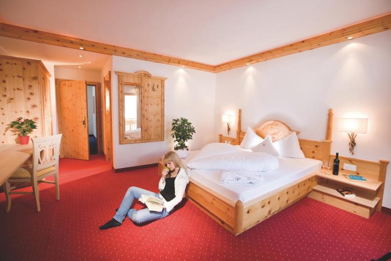 Superior Double Room image 3