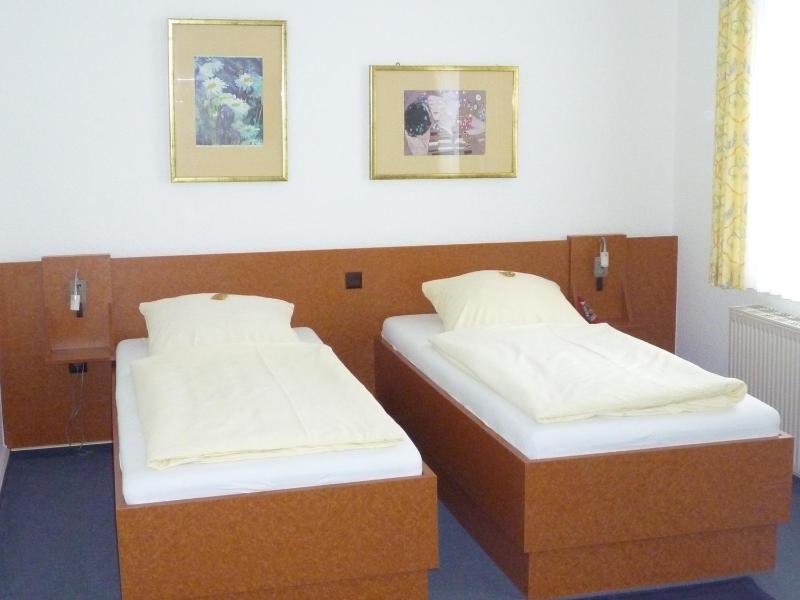 Double Room image 4