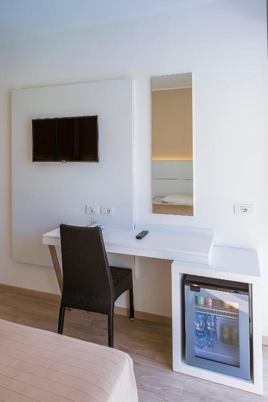 Superior Double or Twin Room image 4