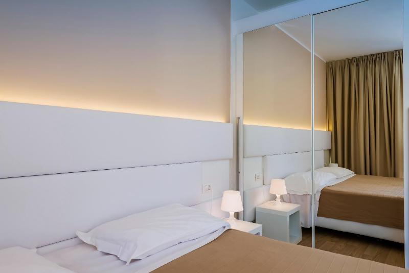 Superior Double or Twin Room image 3
