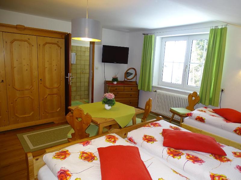 Quadruple Room image 2