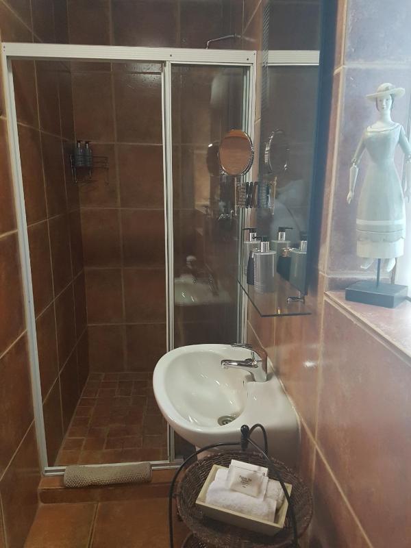 Chateau Vue Guesthouse - image 6