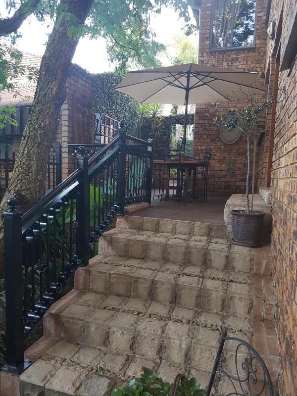 Chateau Vue Guesthouse - image 15