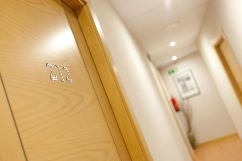 Double Room with Extra Bed (3 Adults) image 1
