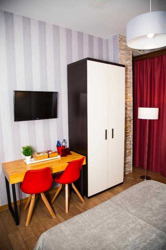 Standard Triple Room image 4