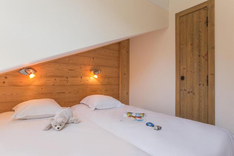 Three-Bedroom Apartment with Balcony - Mountain View (10 People) image 3