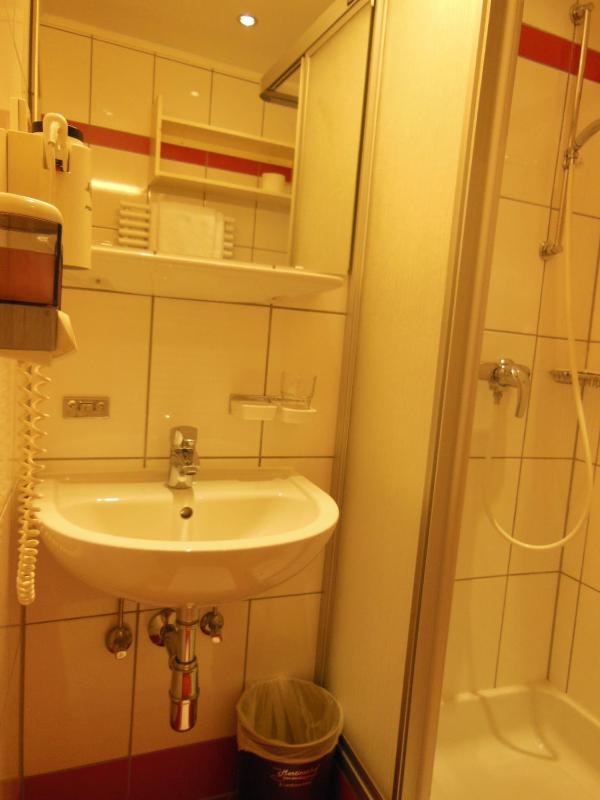 Double Room image 2