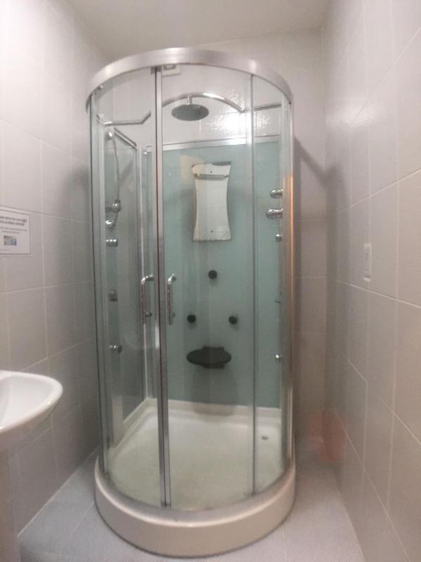 Single Room with Shared Bathroom image 1