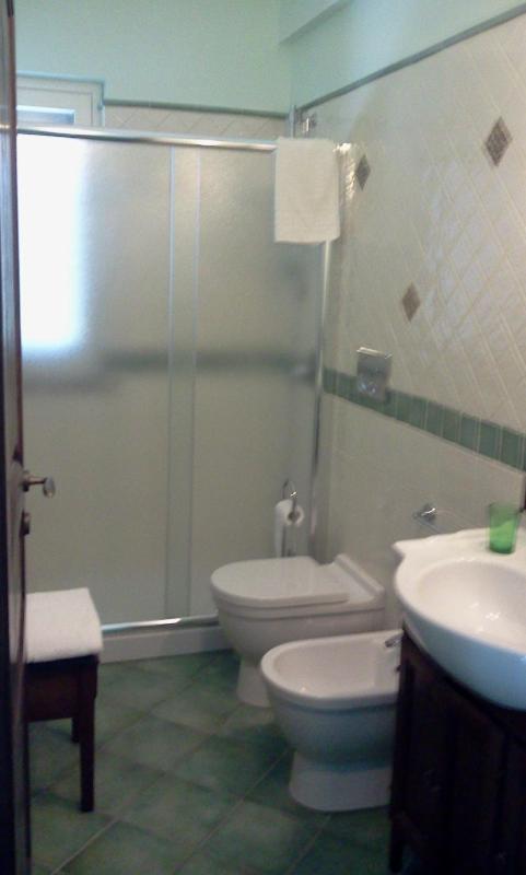 Standard Triple Room image 4